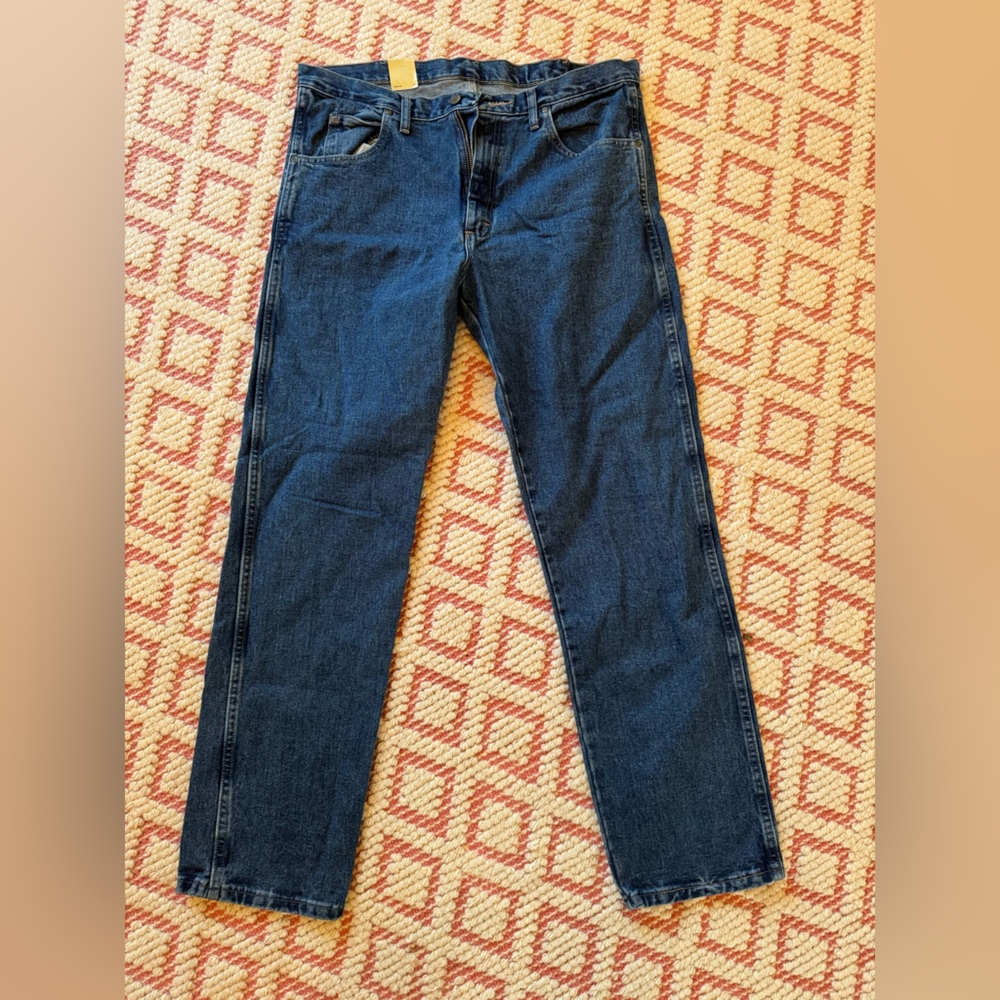 Men’s Relaxed Fit Wrangler Jeans